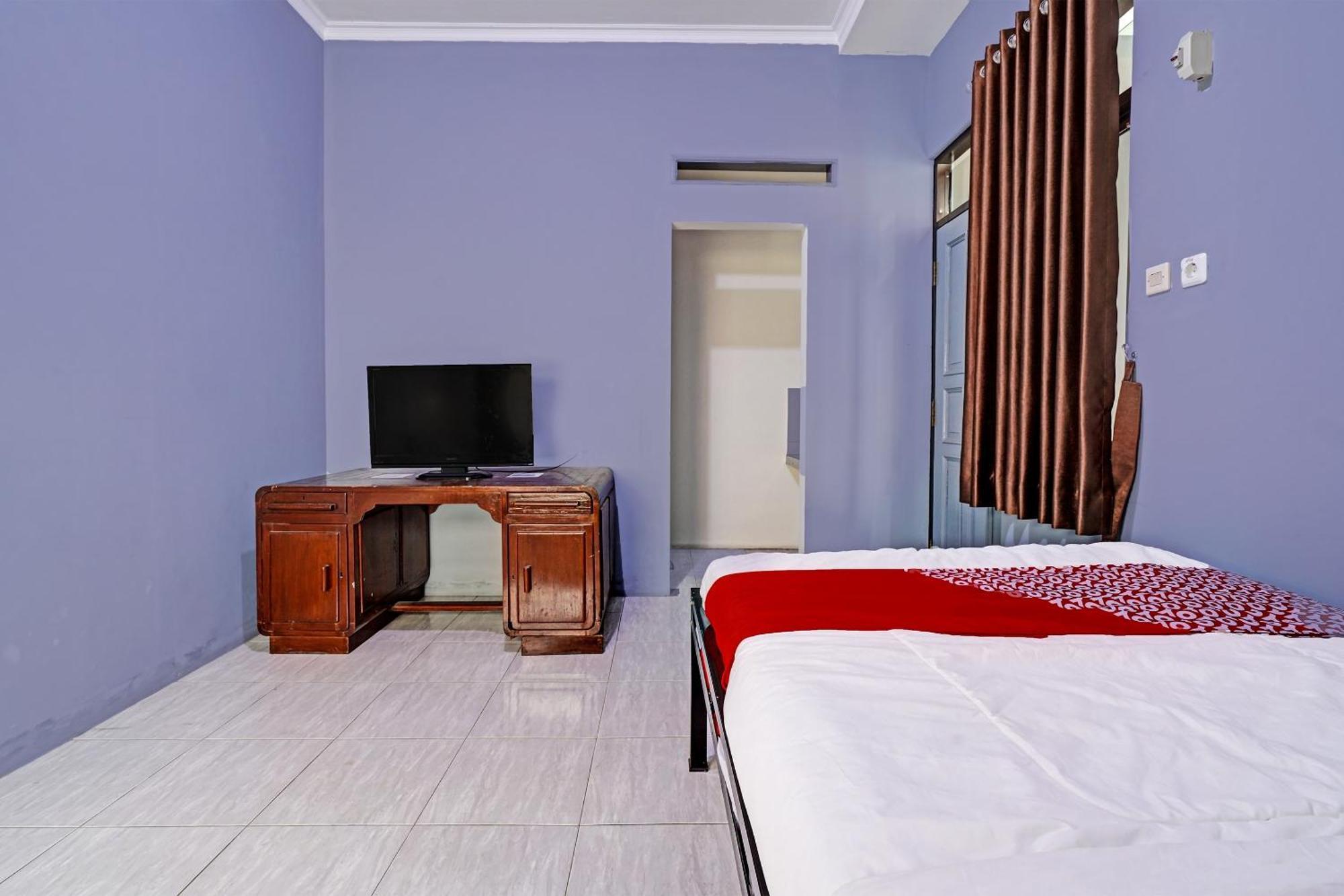 Oyo Life 91592 Aaliya Guest House Syariah Lebakwangi Zewnętrze zdjęcie
